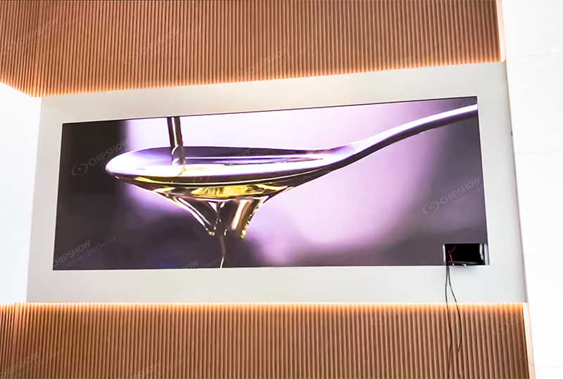 شاشة العرض LED ذات الملعب الصغير P2 في بهو مبنى المكاتب