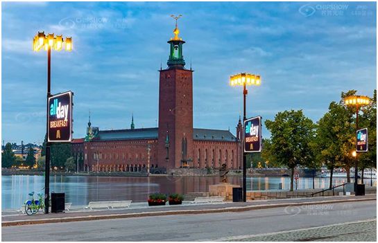 الاتجاه الإعلاني المستقبلي! يمكن أن تكون شاشة عرض عمود الإضاءة LED الملونة للمدينة الذكية من CHIPSHOW حلاً.